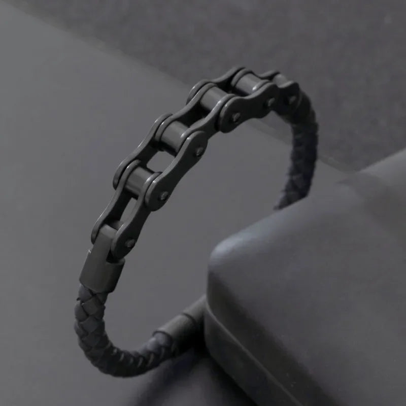 Velo Unisex Leather Bracelet | Handcrafted Vintage Design with Bicycle Chain Accent