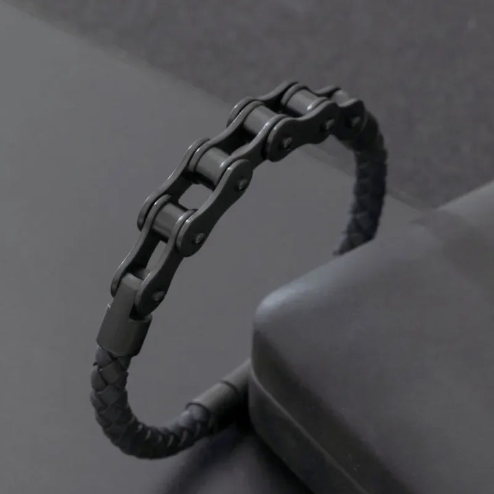 Velo Unisex Leather Bracelet | Handcrafted Vintage Design with Bicycle Chain Accent