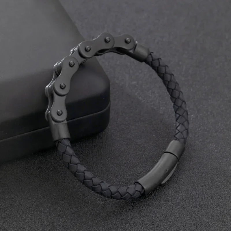 Velo Unisex Leather Bracelet | Handcrafted Vintage Design with Bicycle Chain Accent