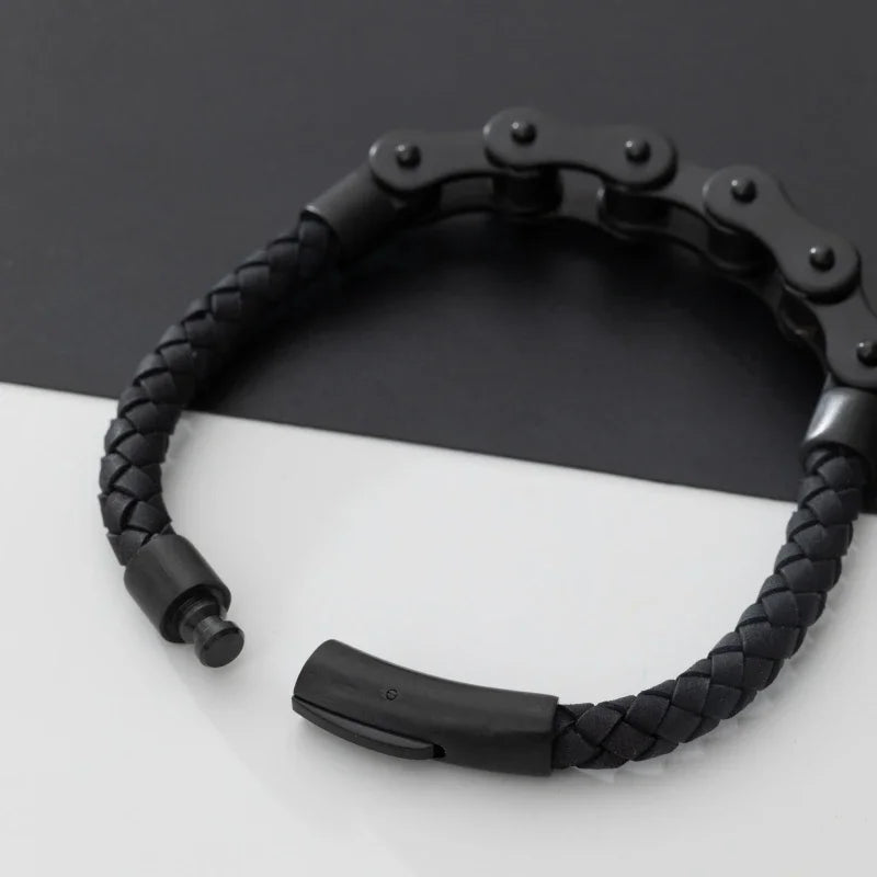 Velo Unisex Leather Bracelet | Handcrafted Vintage Design with Bicycle Chain Accent