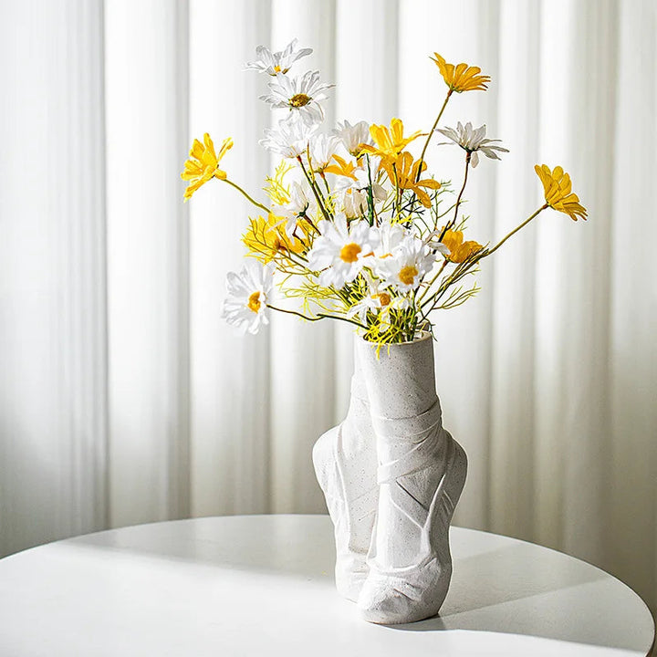Pointe Contemporary Flower Vase | Exquisite Ceramic Porcelain
